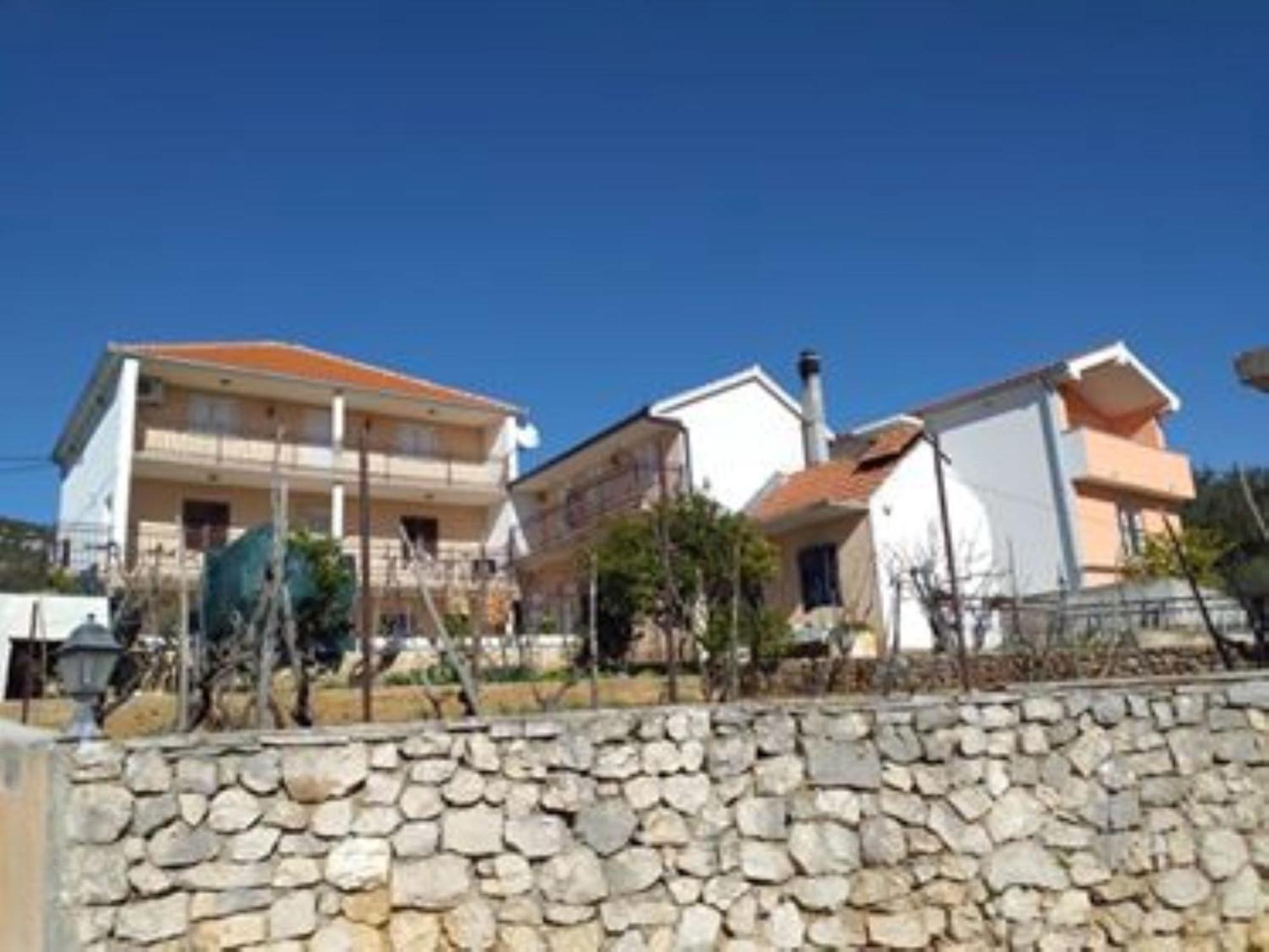 Apartments Diana Vinisce Marina Quarto foto